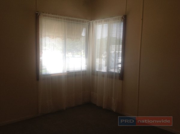 3 Quartz Street ADELONG 24