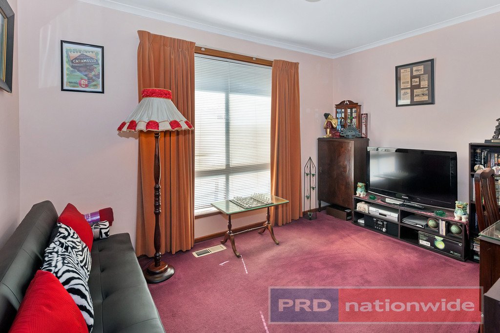 3 Raymond Crescent BROWN HILL 5