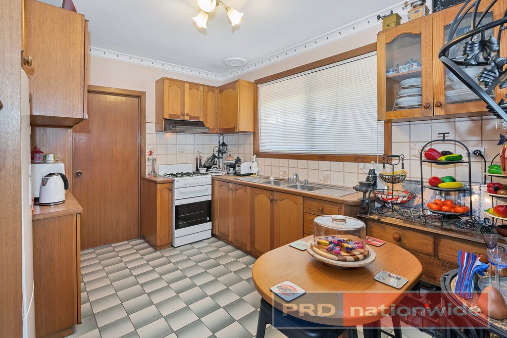 3 Raymond Crescent BROWN HILL 7