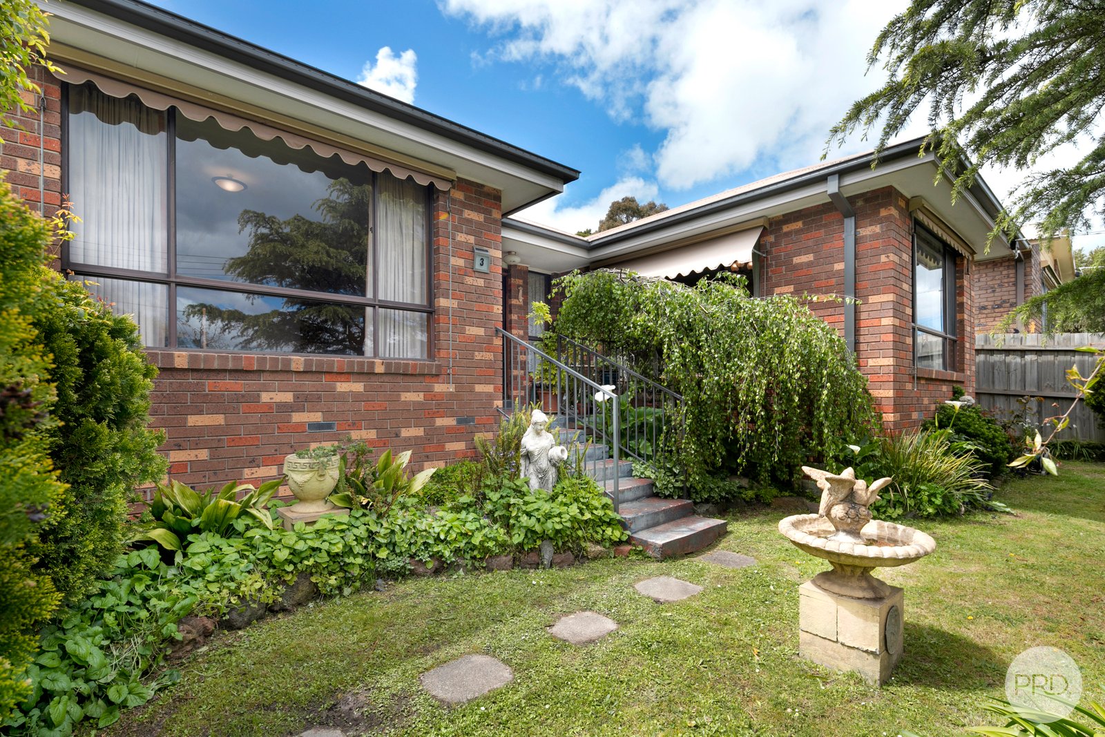 3 Raymond Crescent BROWN HILL 2