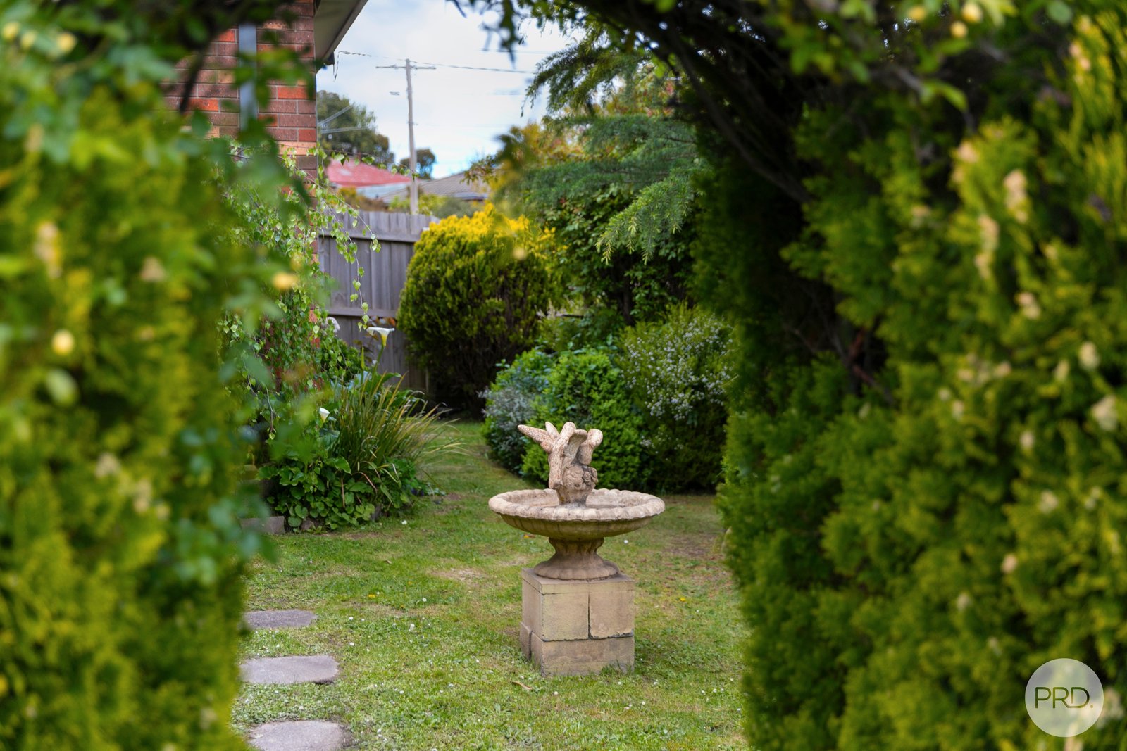 3 Raymond Crescent BROWN HILL 3