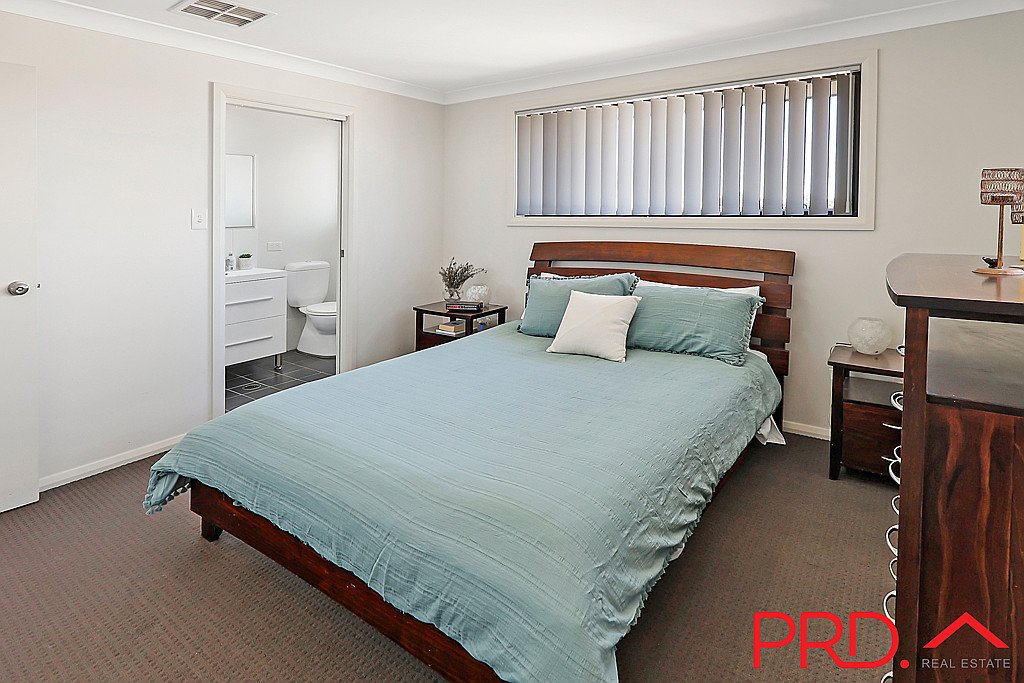 3 Red Cedar Cove TAMWORTH 5
