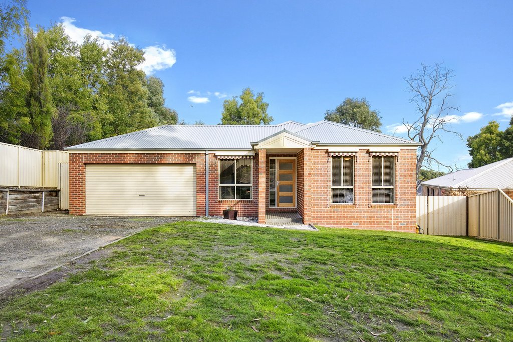3 Redwood Court MOUNT HELEN 1
