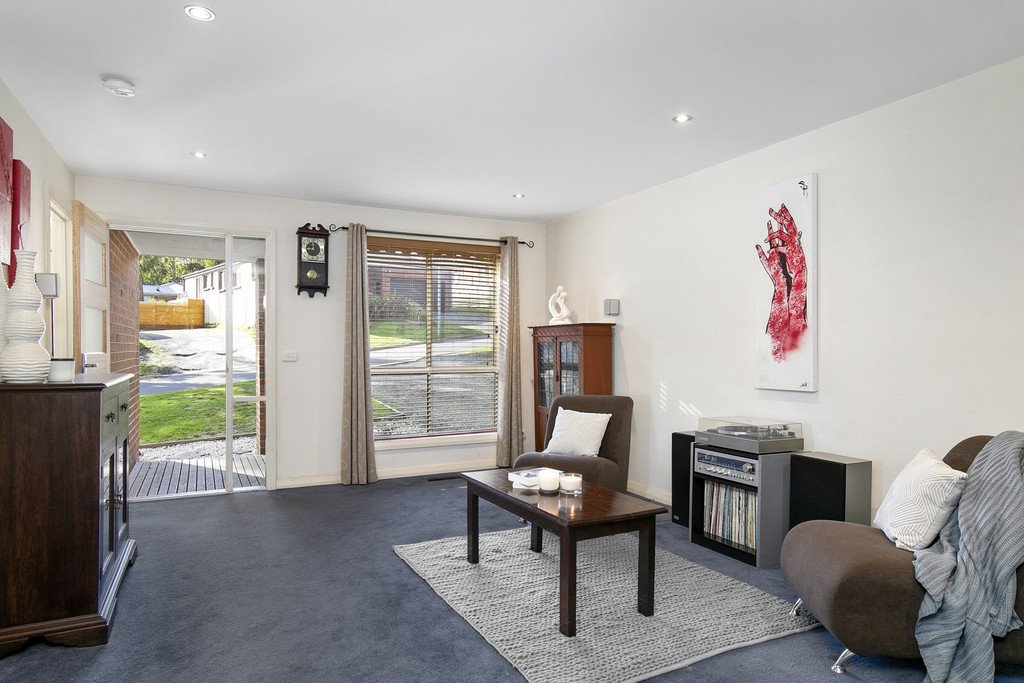 3 Redwood Court MOUNT HELEN 3