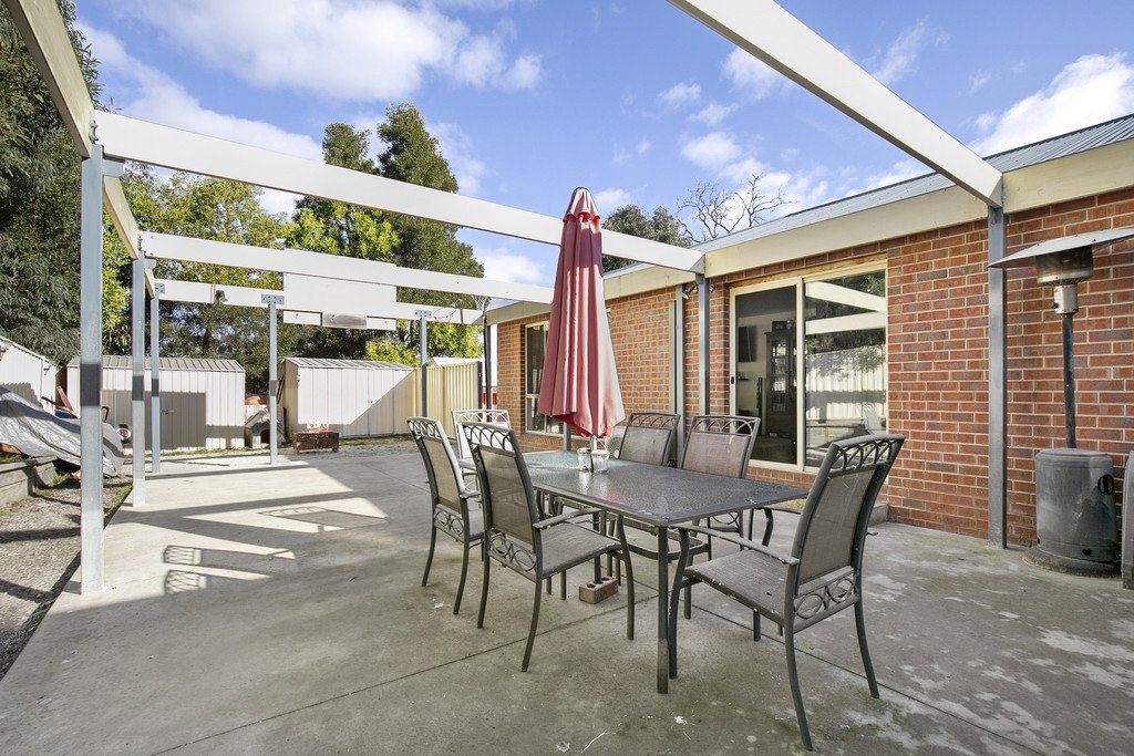 3 Redwood Court MOUNT HELEN 20