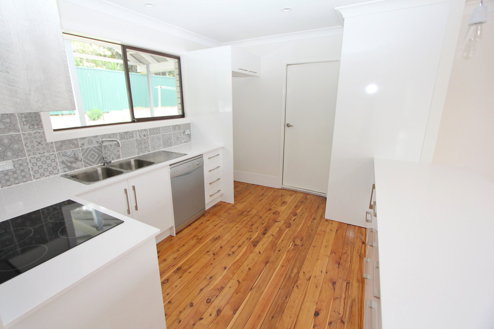 3 Roba Place ASHMORE 4