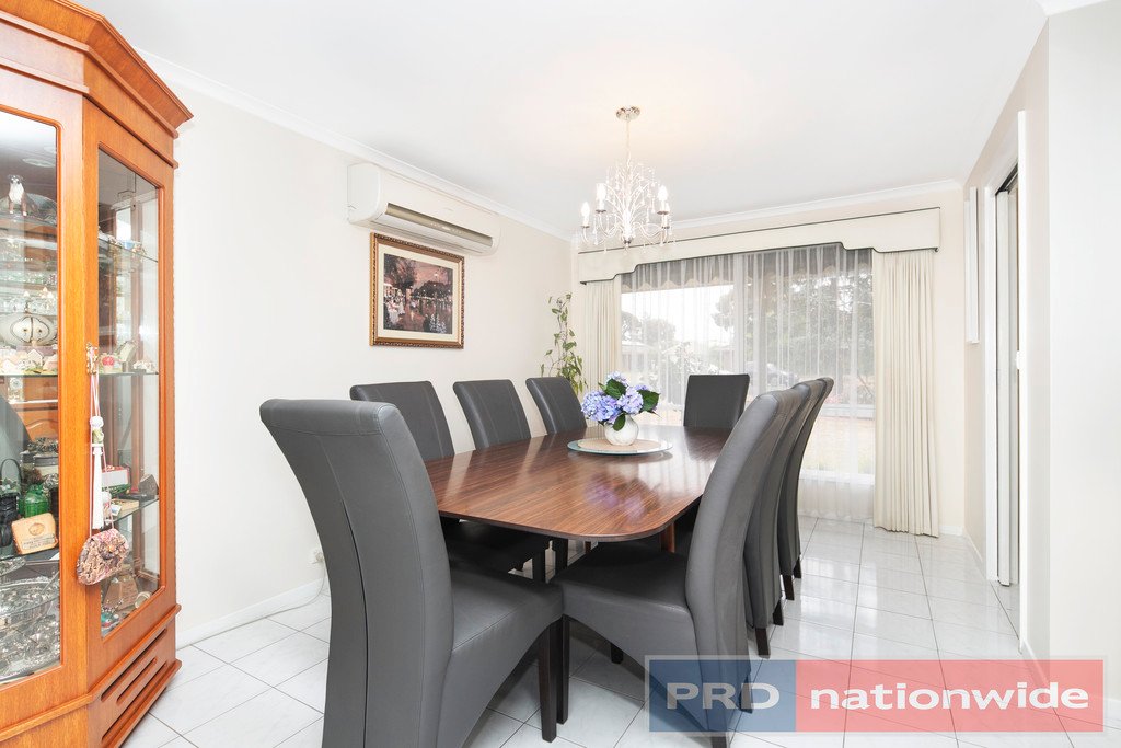 3 Robyn Place DELACOMBE 4