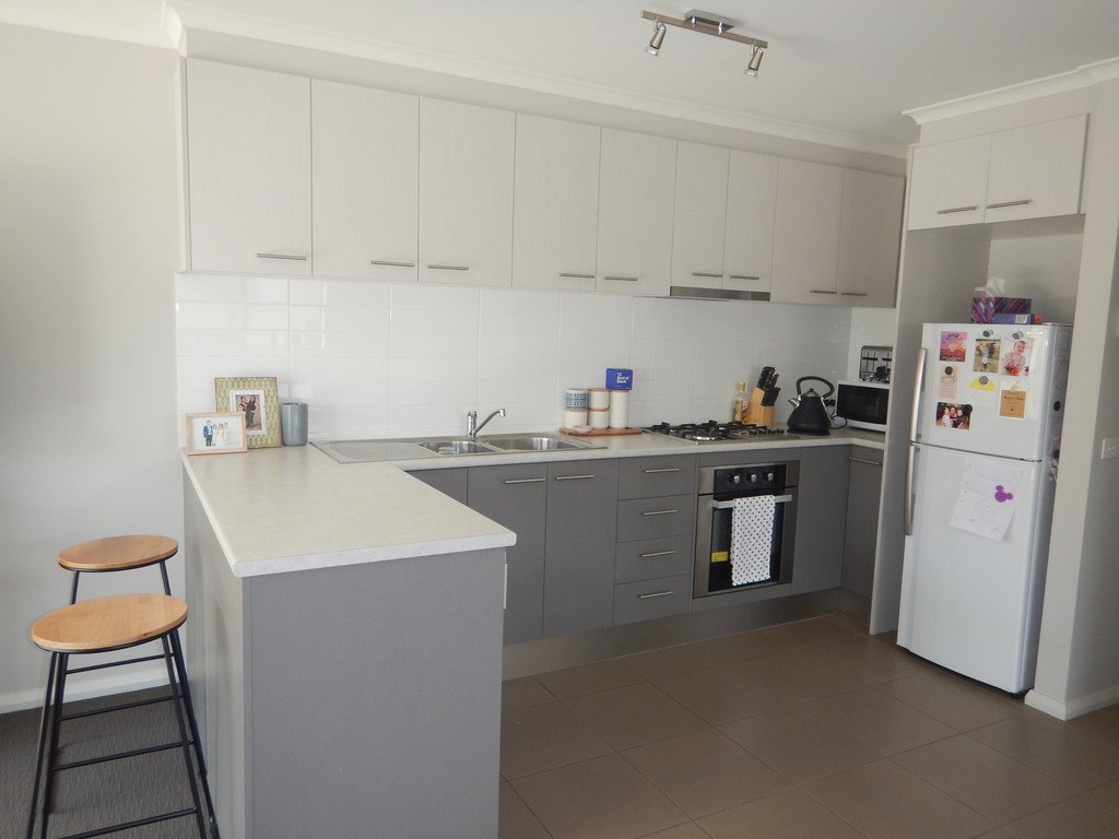 3 Ron Court CANADIAN 3