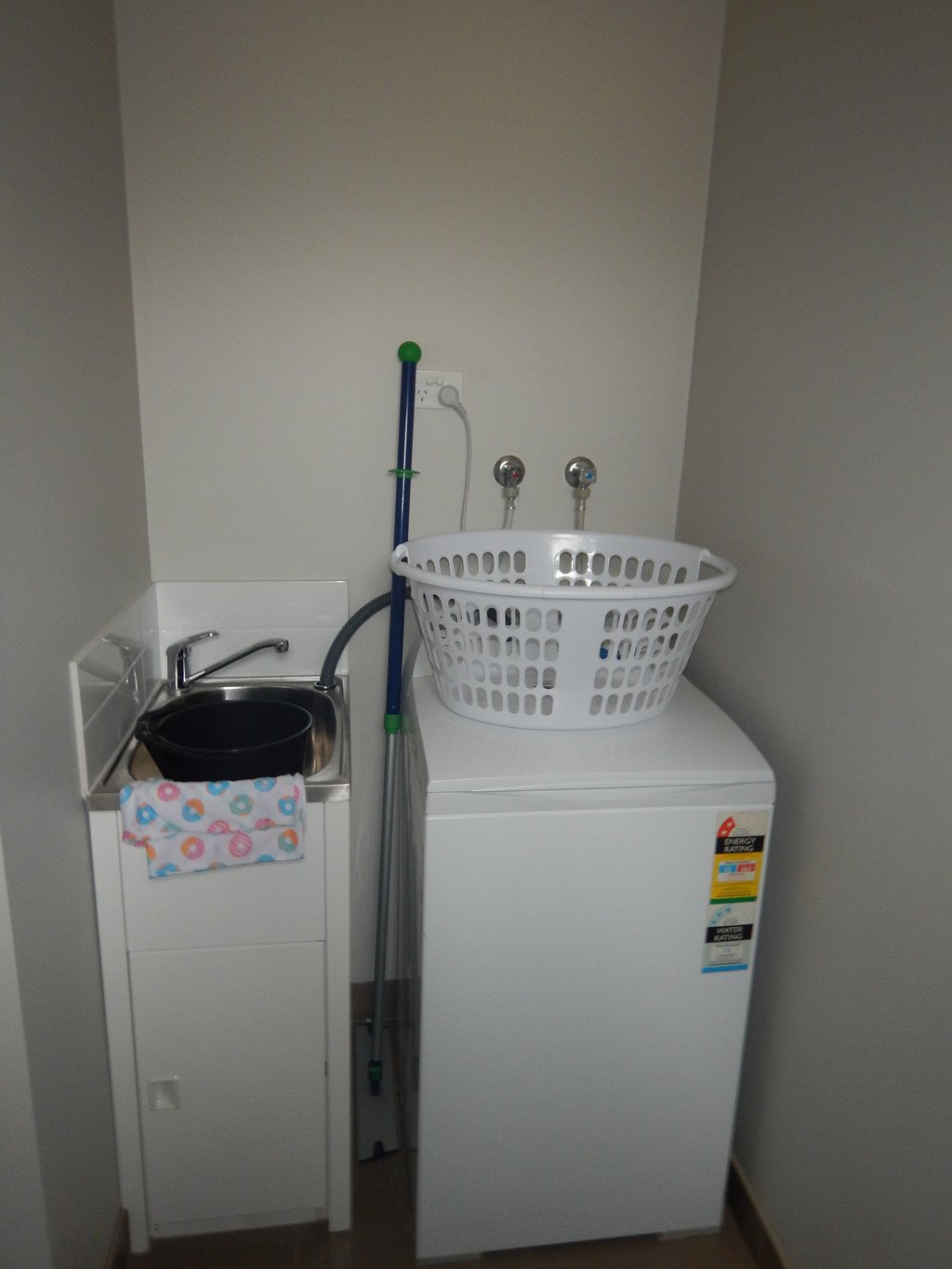 3 Ron Court CANADIAN 9