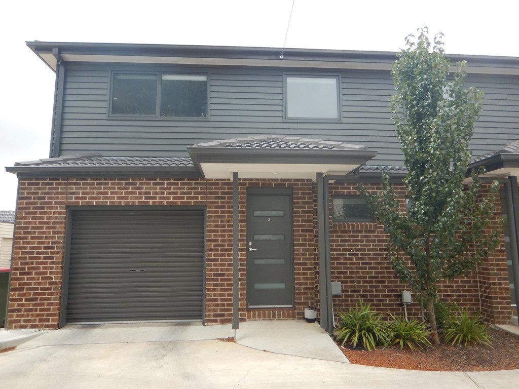 3 Ron Court CANADIAN 11