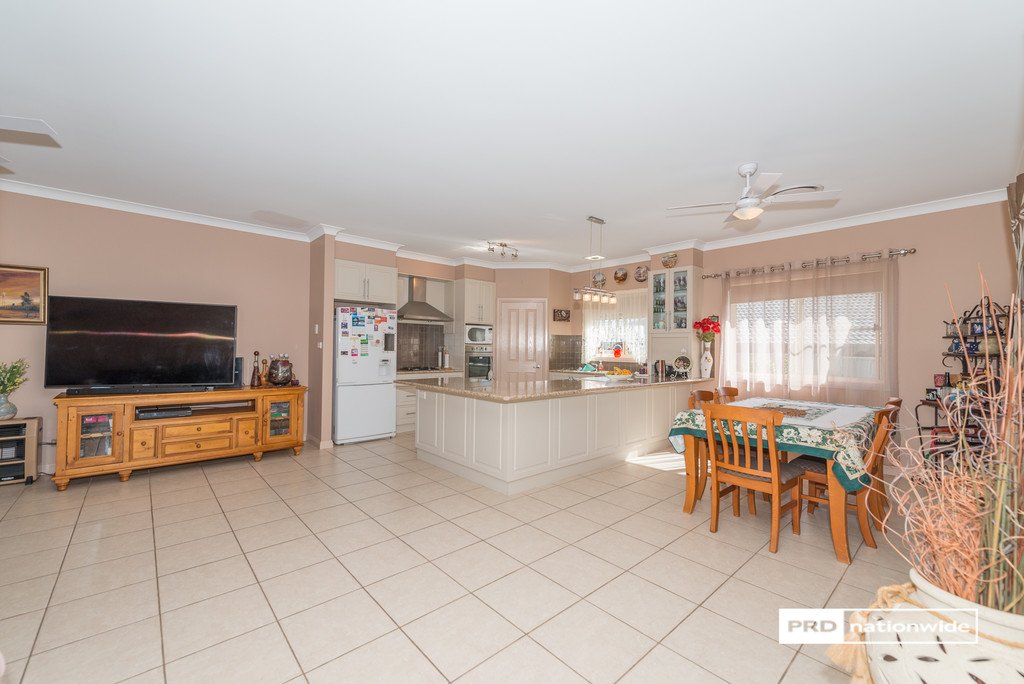 3 Rosella Avenue TAMWORTH 3