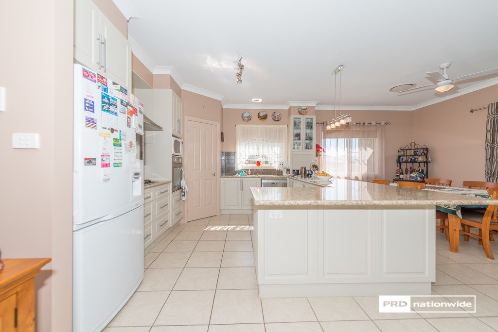 3 Rosella Avenue TAMWORTH 6