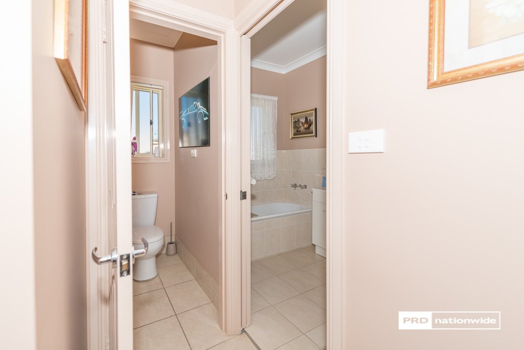 3 Rosella Avenue TAMWORTH 11