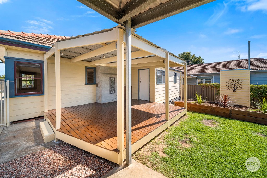 3 Rosemont Crescent KENNINGTON 8