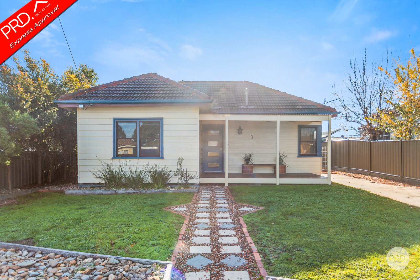 3 Rosemont Crescent KENNINGTON 2