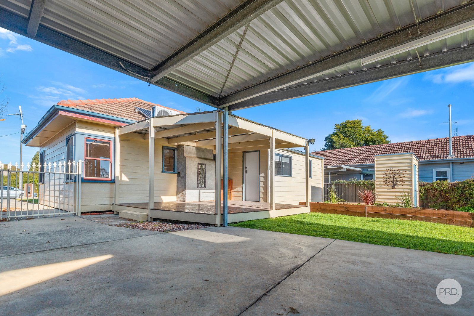 3 Rosemont Crescent KENNINGTON 9