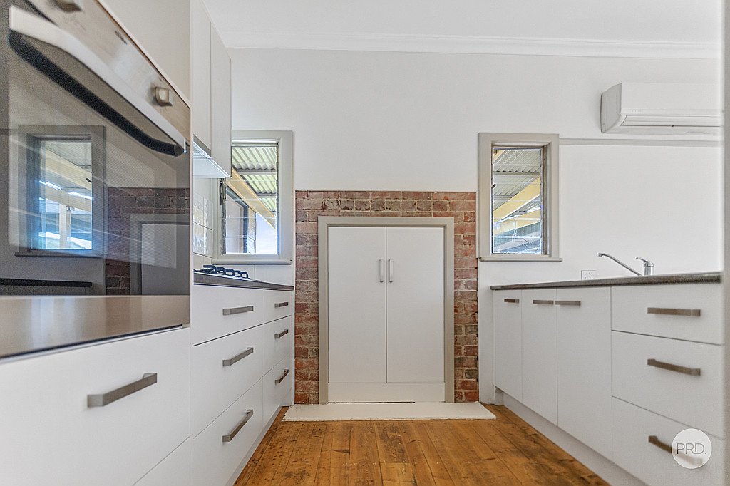 3 Rosemont Crescent KENNINGTON 2