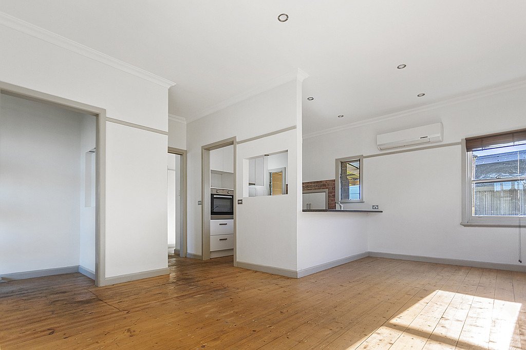 3 Rosemont Crescent KENNINGTON 3