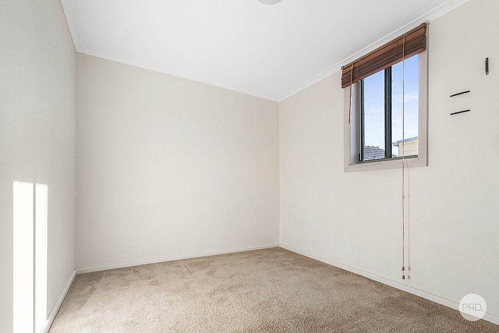 3 Rosemont Crescent KENNINGTON 7