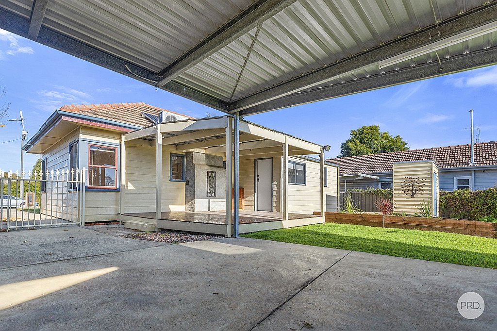 3 Rosemont Crescent KENNINGTON 8