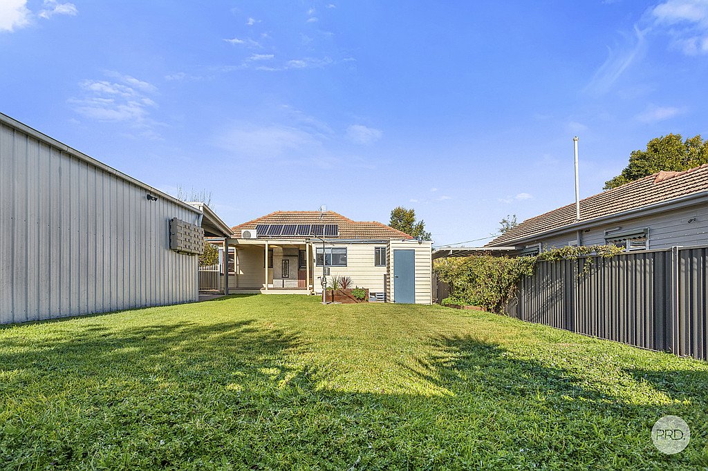 3 Rosemont Crescent KENNINGTON 11