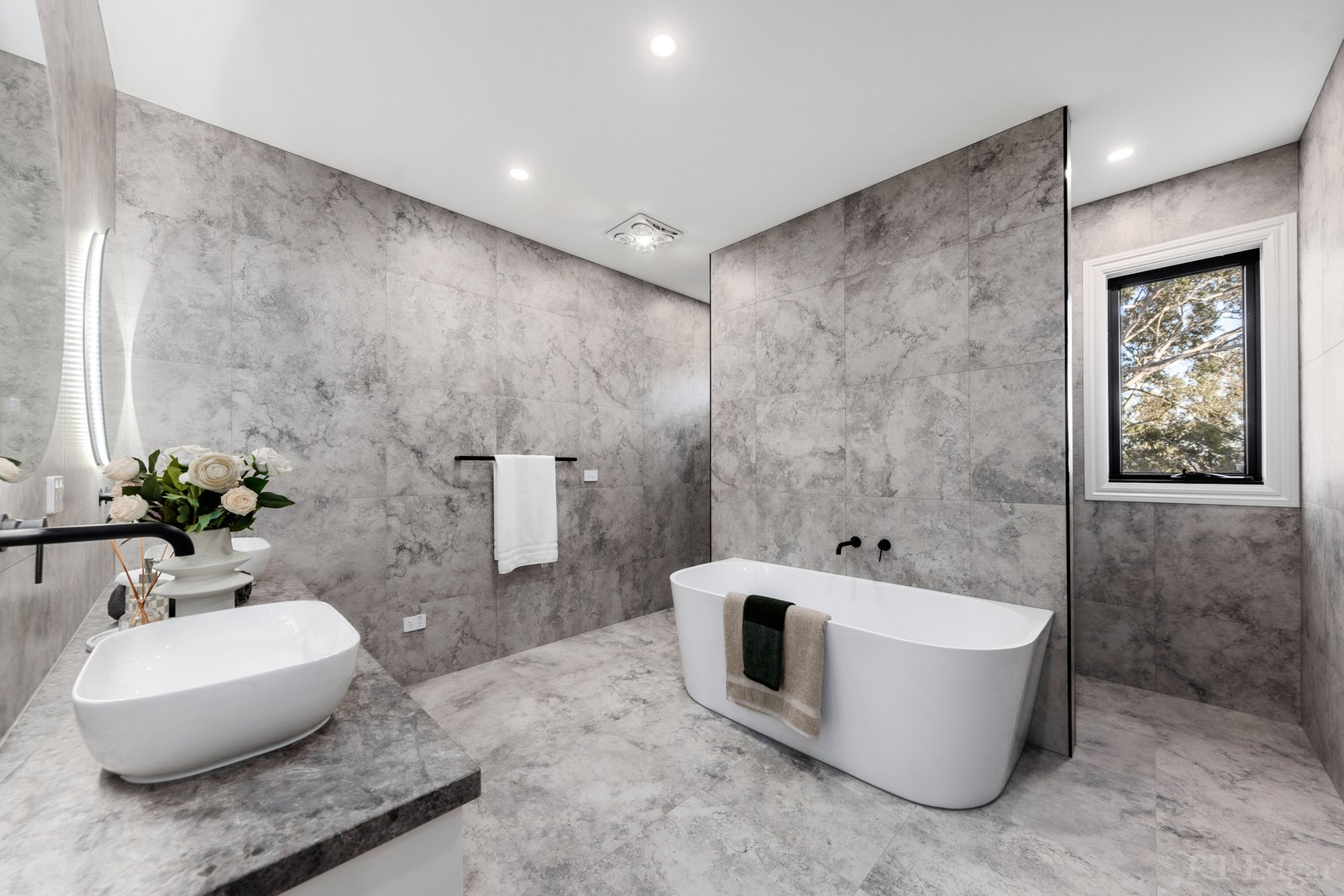 Real Estate and Property in 3 Roslyn Street, Burwood, VIC