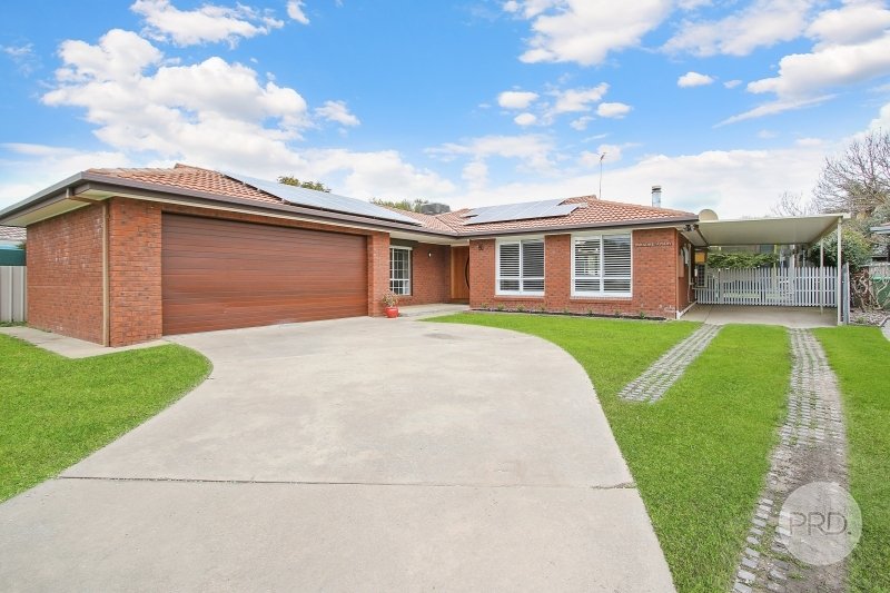 3 Rowen Court LAVINGTON 1