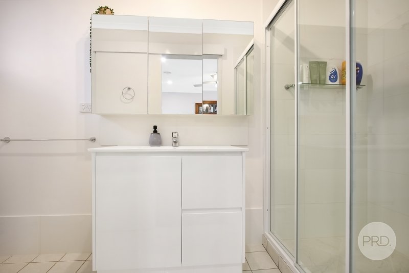3 Rowen Court LAVINGTON 7