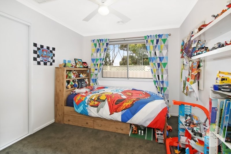 3 Rowen Court LAVINGTON 9