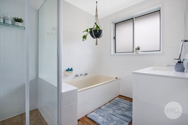 3 Rowen Court LAVINGTON 10