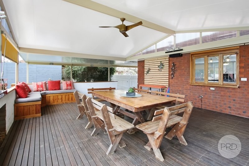 3 Rowen Court LAVINGTON 12