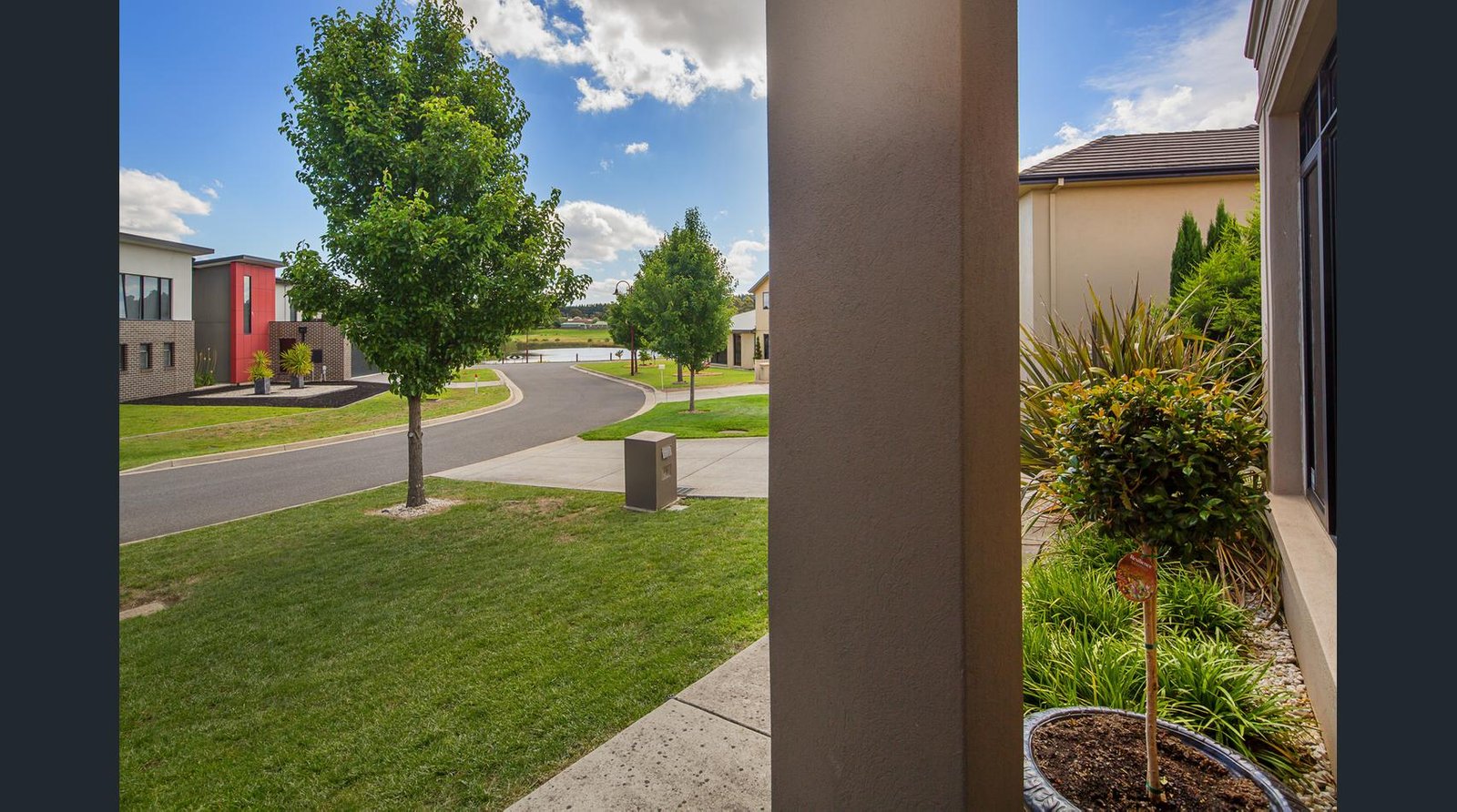 3 Ryder Court CANADIAN 16