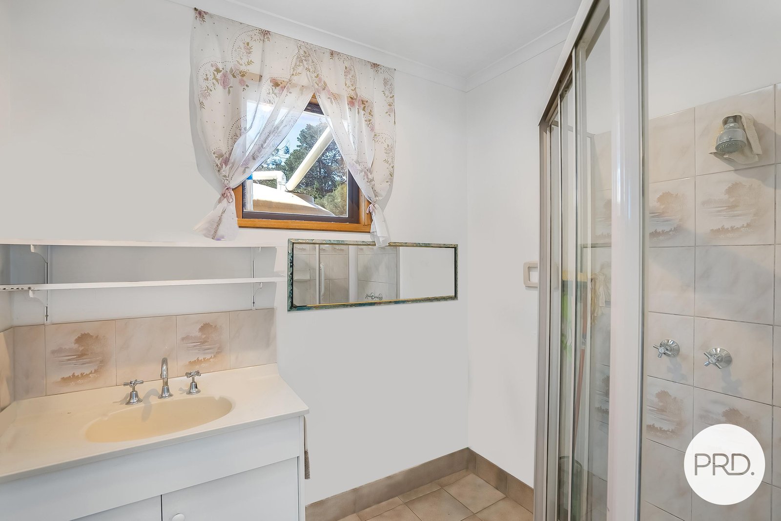 3 Sadler Place SOUTH ARM 8