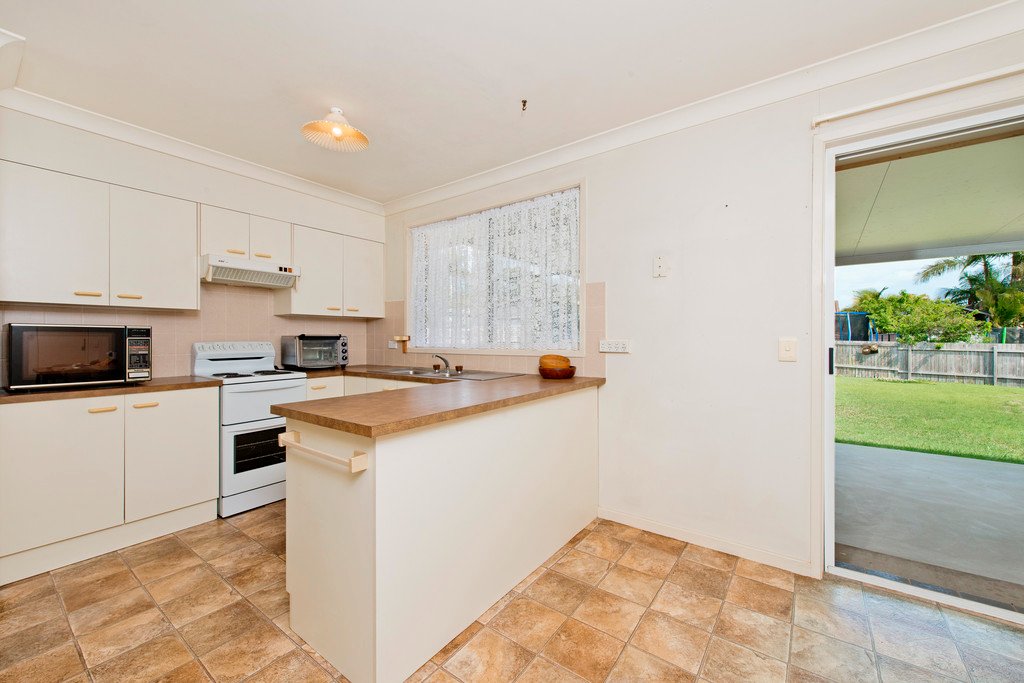 3 Sandpiper Close LAKEWOOD 4