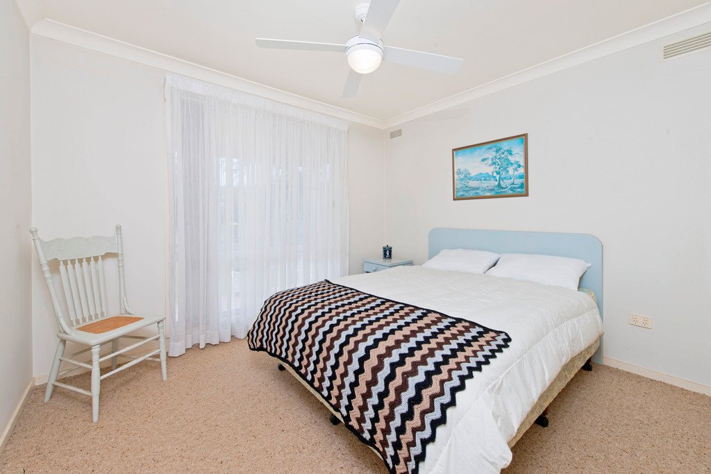 3 Sandpiper Close LAKEWOOD 6