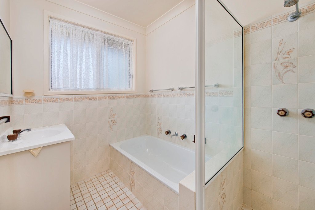 3 Sandpiper Close LAKEWOOD 7