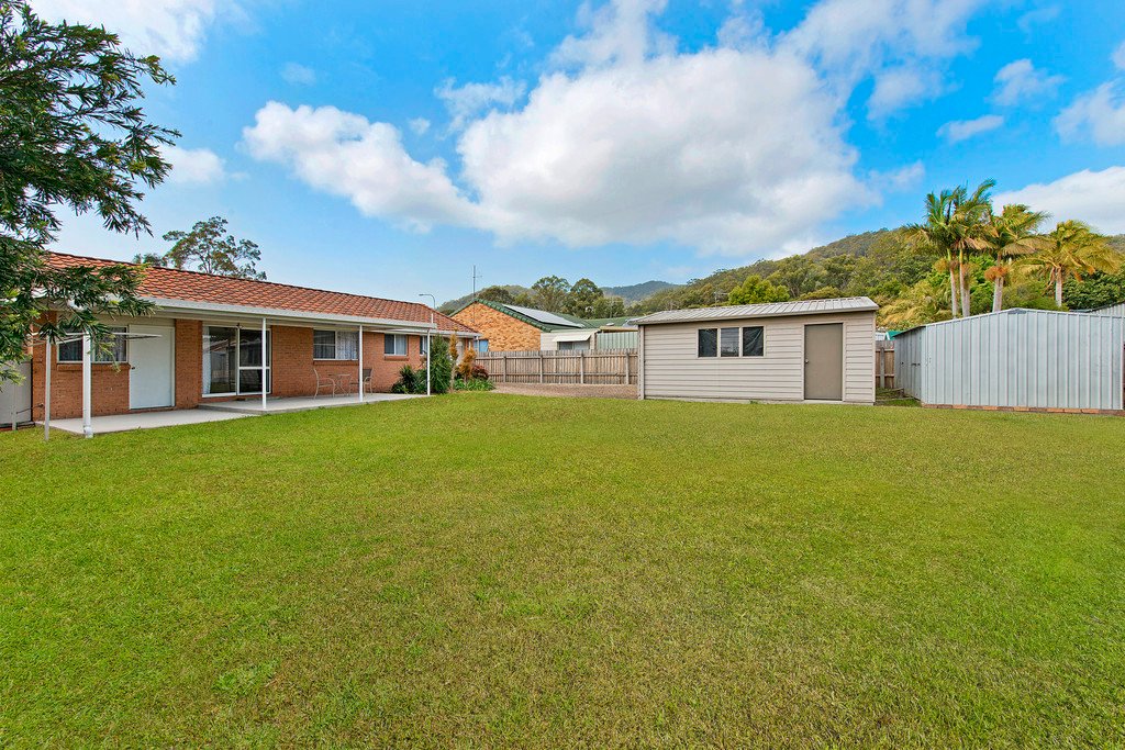 3 Sandpiper Close LAKEWOOD 9