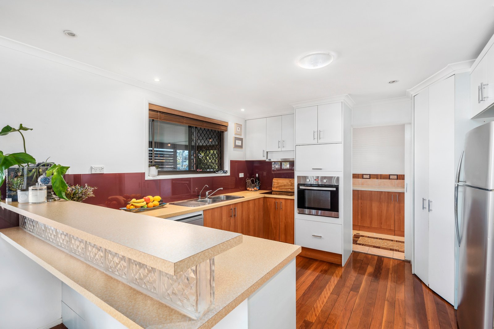 3 Seaview Parade ELANORA 7