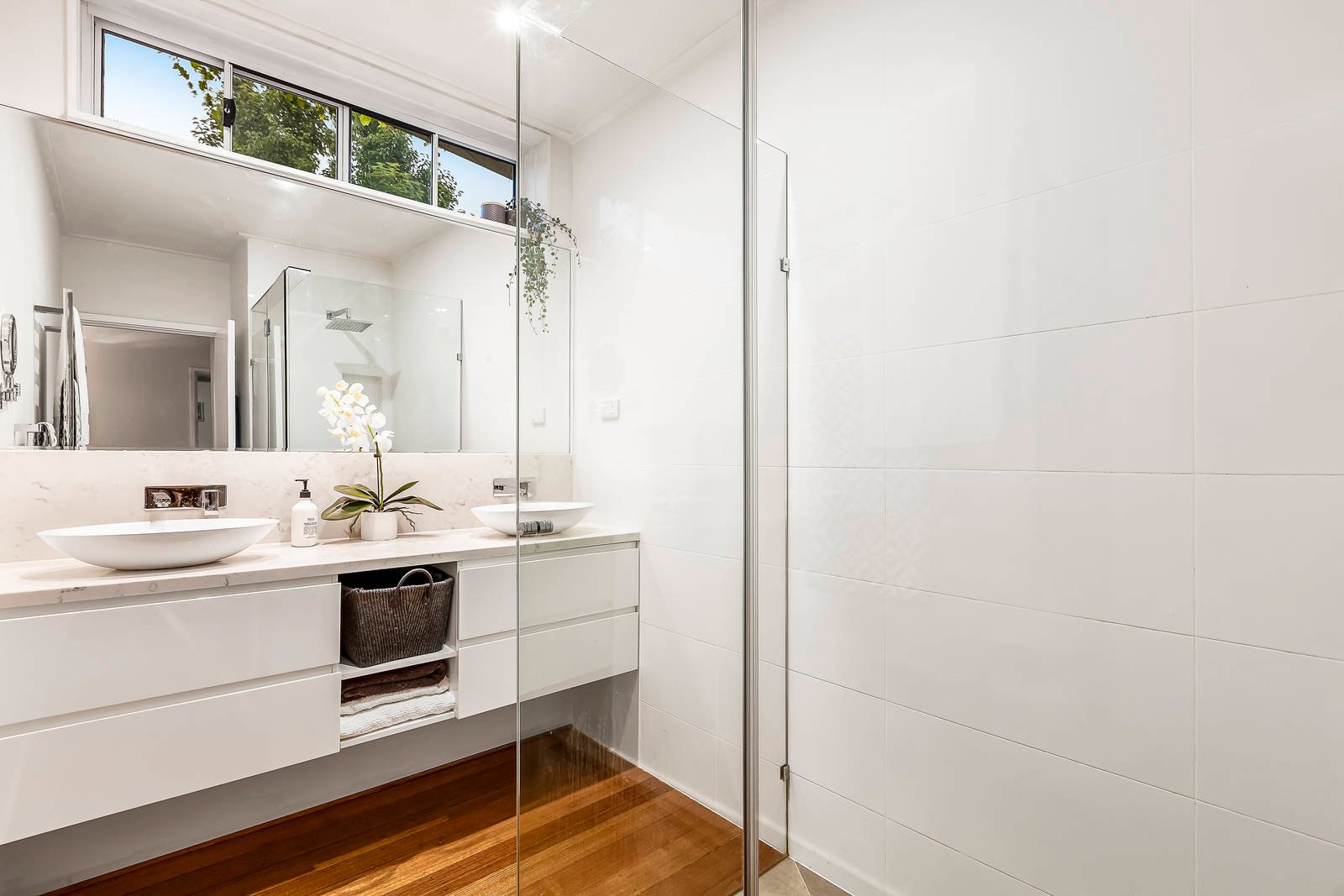 Real Estate and Property in 3 Selwyn Court, Toorak, VIC