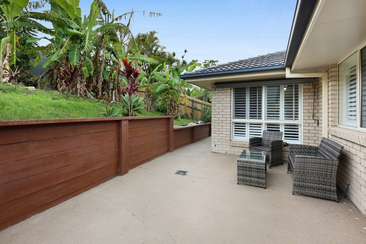 3 Sharscay Close BURLEIGH HEADS 18