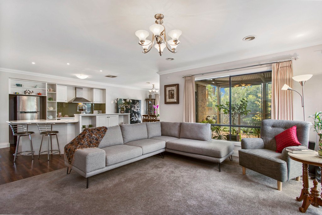 3 Shepherds Glen STRATHFIELDSAYE 2