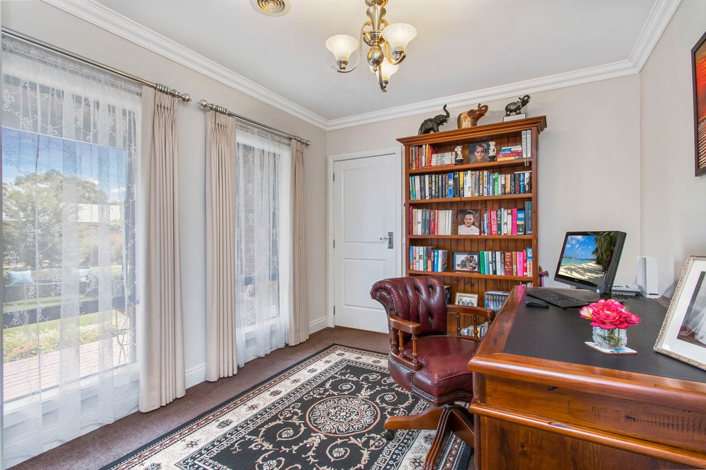 3 Shepherds Glen STRATHFIELDSAYE 7