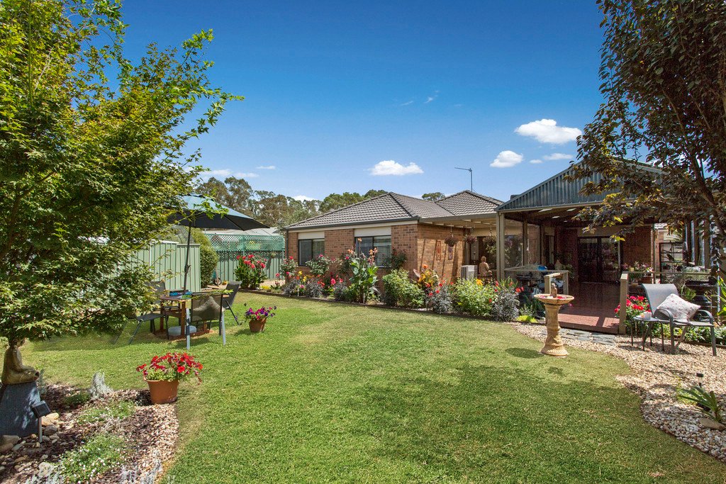 3 Shepherds Glen STRATHFIELDSAYE 13