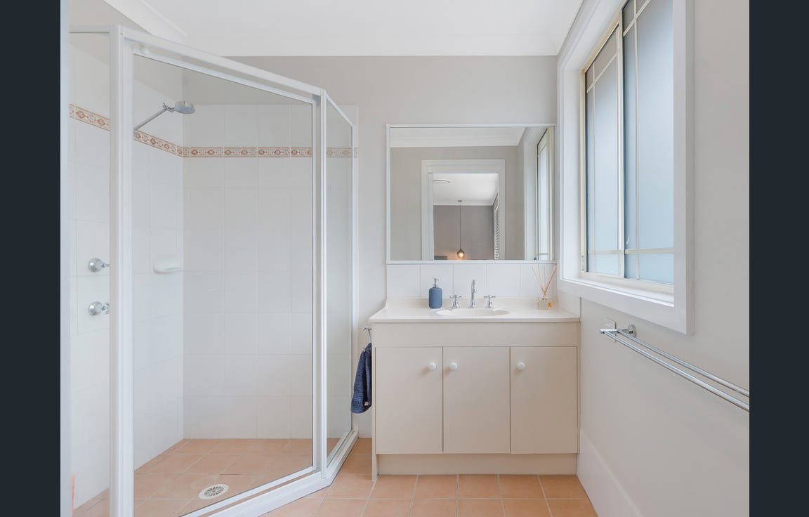 3 Short St  Springwood 9