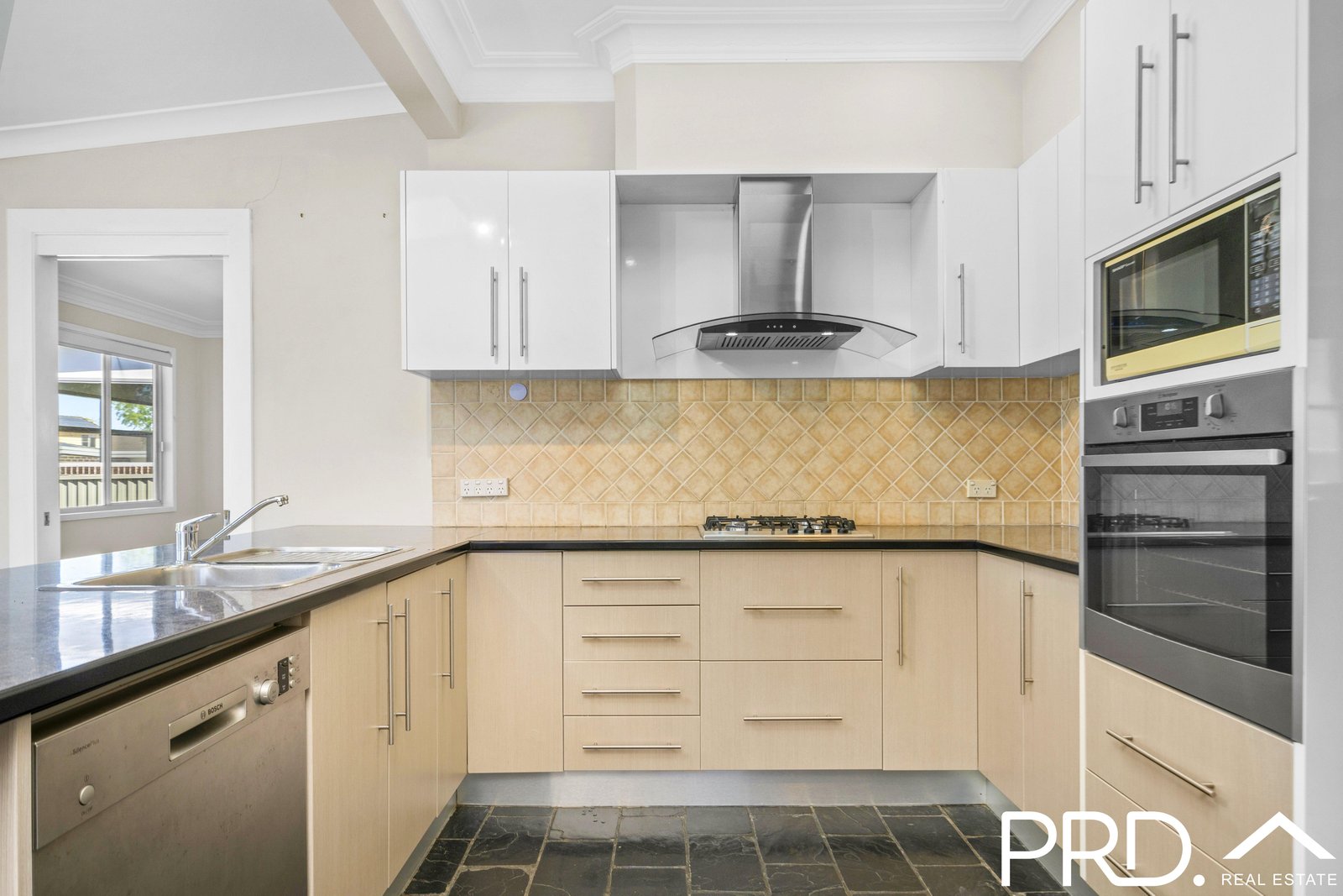 3 Singleton Avenue EAST HILLS 3