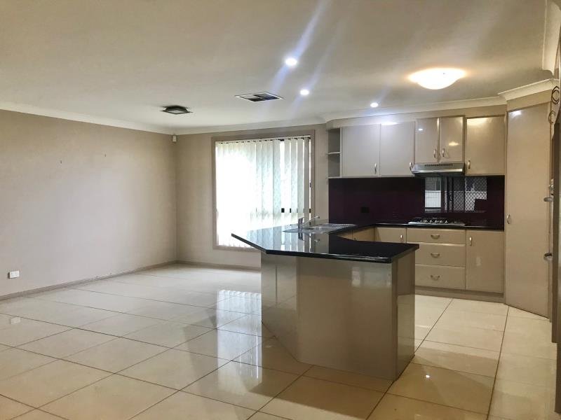 3 Sippel Close TAMWORTH 2