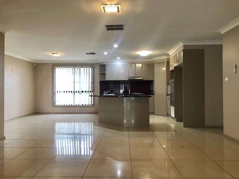 3 Sippel Close TAMWORTH 3