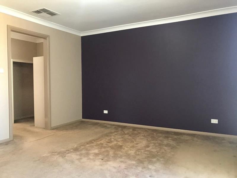 3 Sippel Close TAMWORTH 7