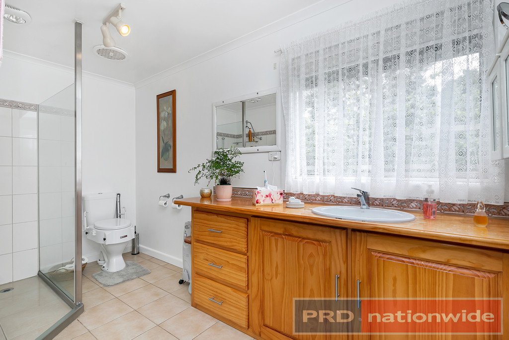 3 Springwood Close ENFIELD 9