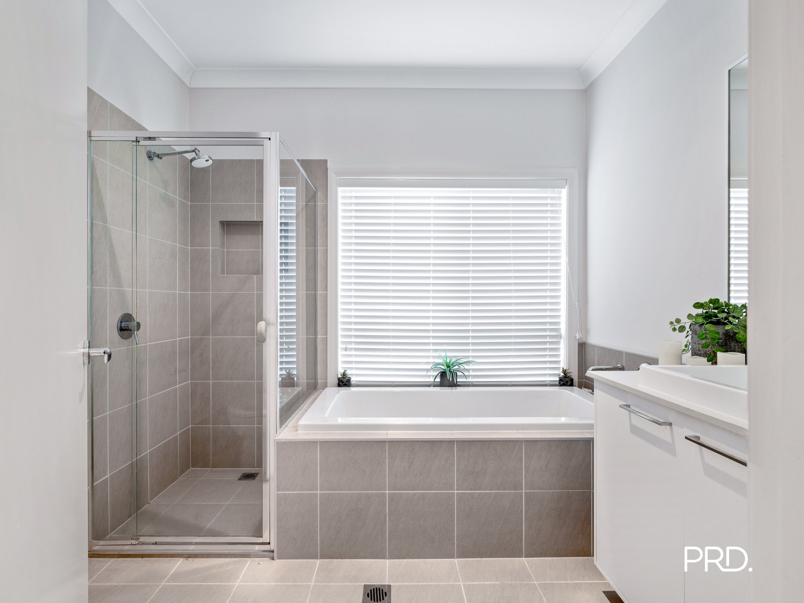 3 Squadron Street JORDAN SPRINGS 9